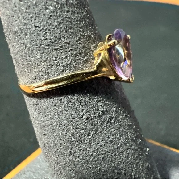 10K Solid Gold Large Pear Shape Amethyst Ring Size 7